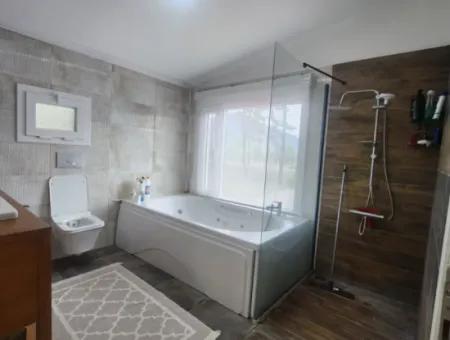 Ortaca Mahallesi Satılık 10.000 M2 İçerisinde Özel Yapım Havuzlu Çiftlik Evi