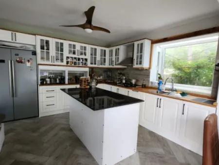 Ortaca Mahallesi Satılık 10.000 M2 İçerisinde Özel Yapım Havuzlu Çiftlik Evi