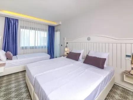 Marmaris Merkezinde Denize Sıfır Satılık Butik Otel 45 Oda